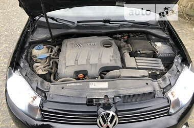 Универсал Volkswagen Golf 2011 в Черновцах