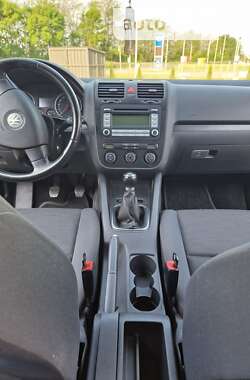 Хэтчбек Volkswagen Golf 2007 в Умани