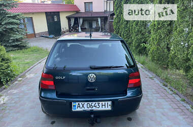 Хэтчбек Volkswagen Golf 2002 в Львове