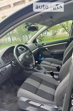 Хетчбек Volkswagen Golf 2008 в Києві