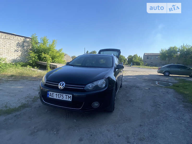 Універсал Volkswagen Golf 2010 в Дніпрі