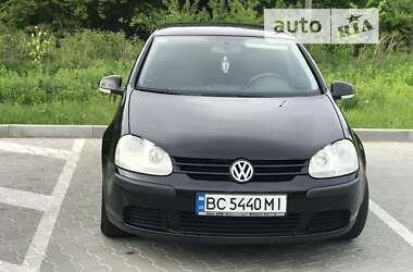 Хетчбек Volkswagen Golf 2005 в Городку