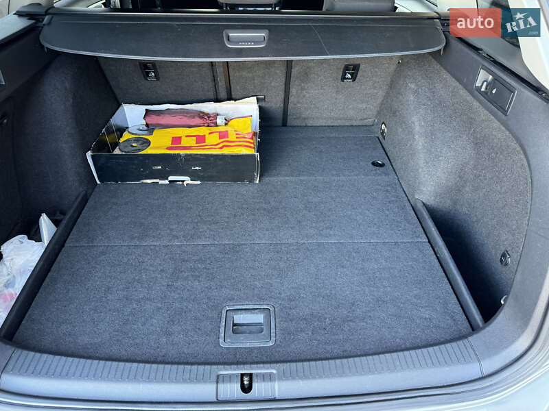 Универсал Volkswagen Golf 2015 в Жовкве