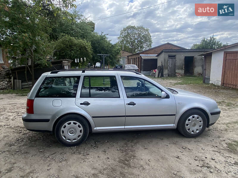Універсал Volkswagen Golf 2004 в Ярмолинцях