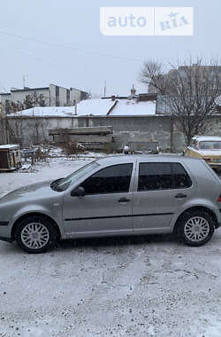 Хэтчбек Volkswagen Golf 2002 в Белой Церкви