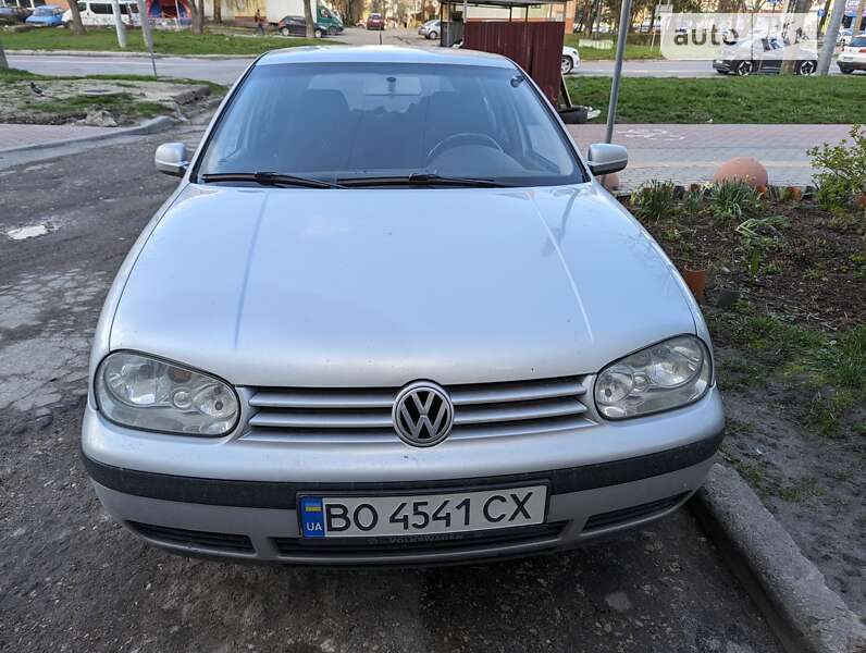 Хэтчбек Volkswagen Golf 2001 в Тернополе