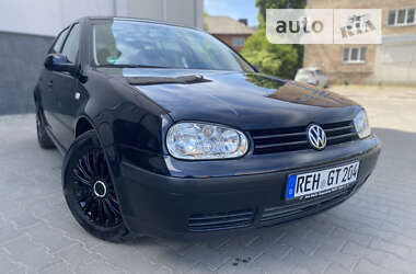 Хэтчбек Volkswagen Golf 2003 в Дубно