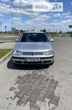 Универсал Volkswagen Golf 2002 в Надворной