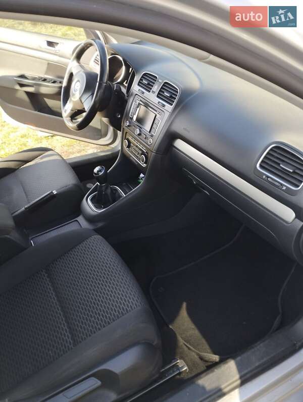 Універсал Volkswagen Golf 2012 в Полтаві