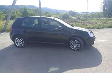 Хетчбек Volkswagen Golf 2005 в Косові