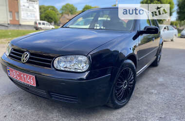 Хэтчбек Volkswagen Golf 2003 в Дубно