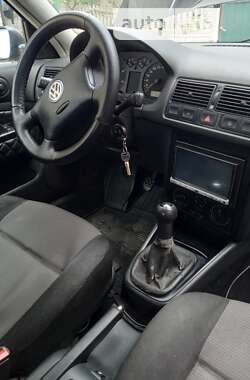 Хетчбек Volkswagen Golf 2001 в Попільні