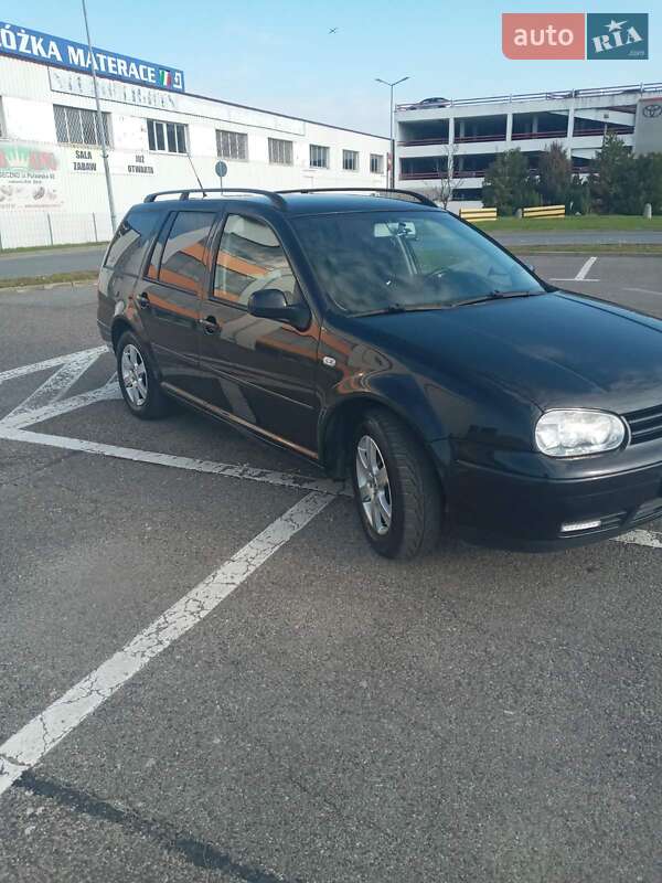 Универсал Volkswagen Golf 2003 в Львове