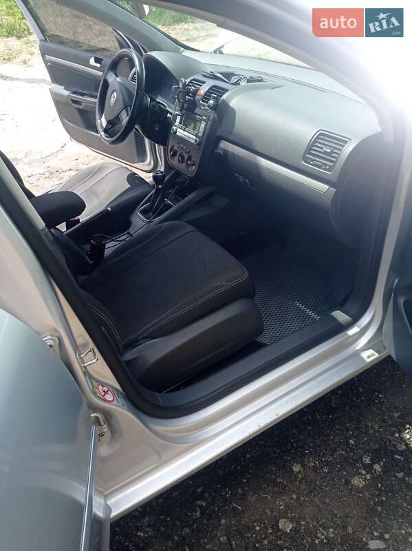 Хэтчбек Volkswagen Golf 2007 в Виннице