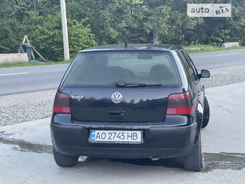 Хетчбек Volkswagen Golf 2000 в Яремчі