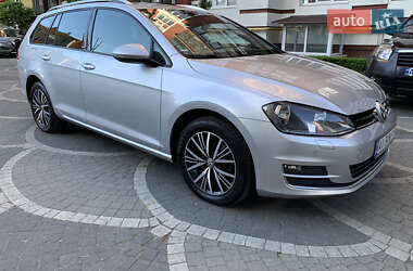 Універсал Volkswagen Golf 2016 в Ірпені