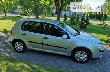 Хетчбек Volkswagen Golf 2005 в Хмельницькому