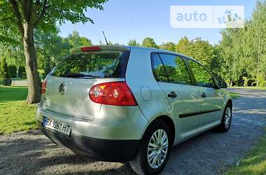 Хетчбек Volkswagen Golf 2005 в Хмельницькому