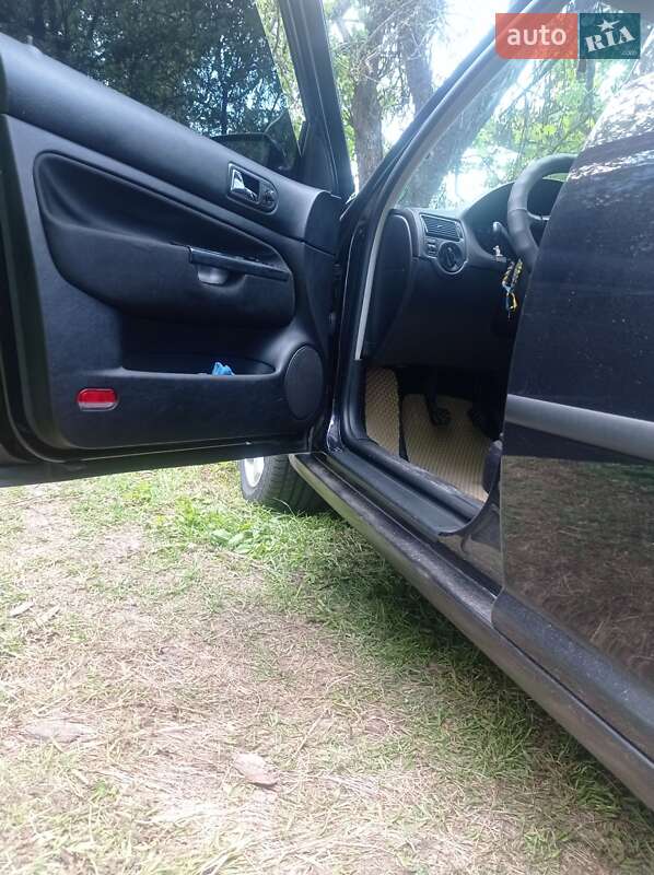 Хетчбек Volkswagen Golf 2002 в Кам'янець-Подільському