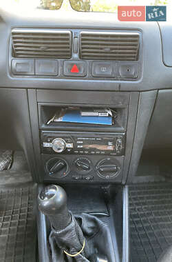 Універсал Volkswagen Golf 2002 в 