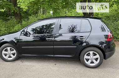 Хэтчбек Volkswagen Golf 2005 в Лозовой