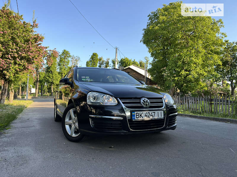 Универсал Volkswagen Golf 2008 в Здолбунове