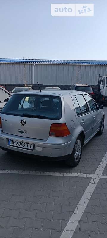 Volkswagen Golf 2003
