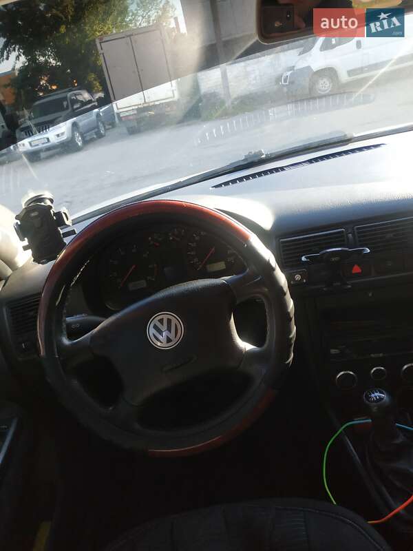 Универсал Volkswagen Golf 2003 в Житомире