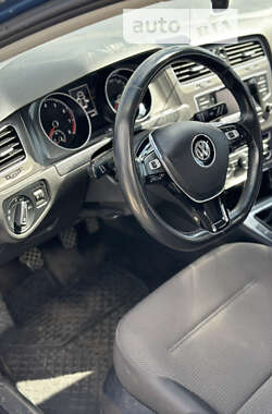 Хэтчбек Volkswagen Golf 2013 в Львове