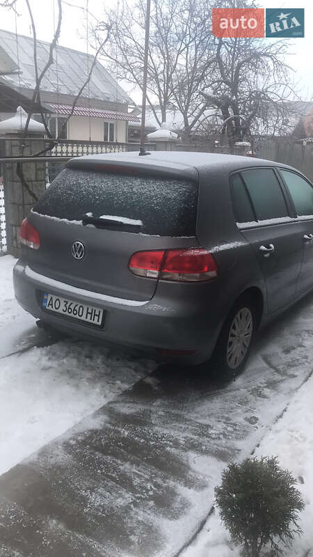 Хэтчбек Volkswagen Golf 2011 в Буштыне