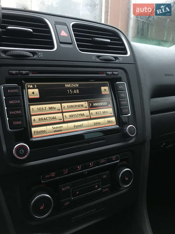 Хэтчбек Volkswagen Golf 2011 в Буштыне