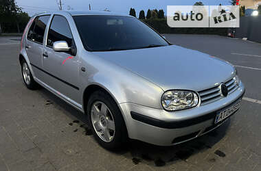 Хэтчбек Volkswagen Golf 2002 в Долине