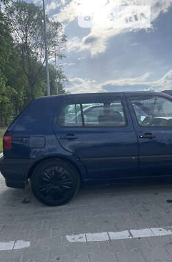 Хетчбек Volkswagen Golf 1996 в Городку