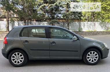 Хэтчбек Volkswagen Golf 2004 в Харькове