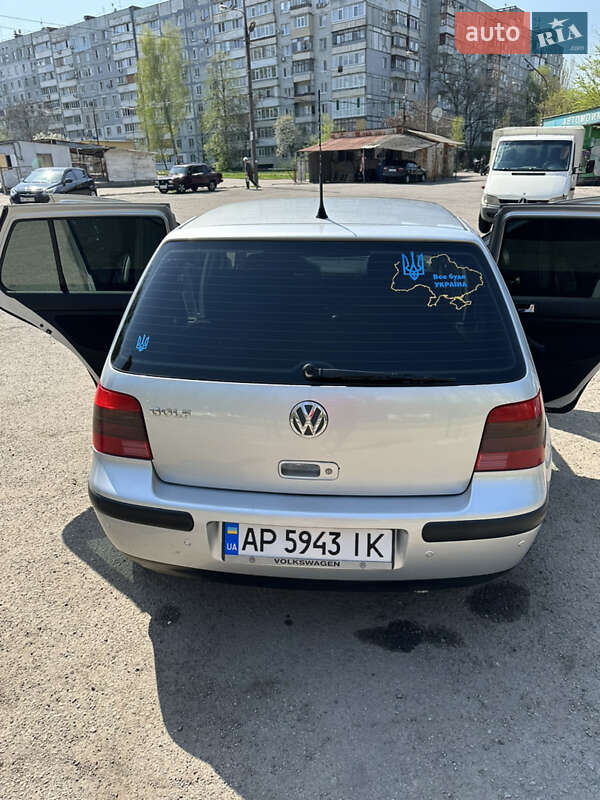 Хэтчбек Volkswagen Golf 2001 в Запорожье
