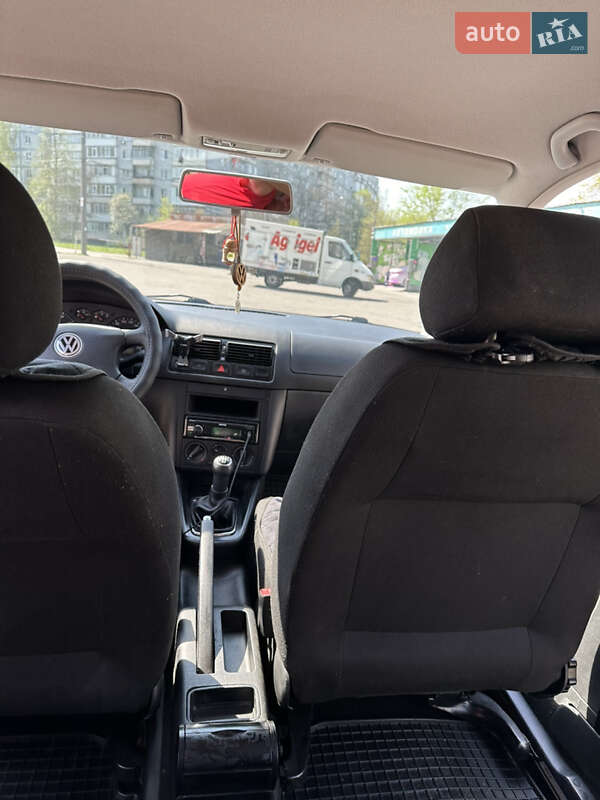 Хэтчбек Volkswagen Golf 2001 в Запорожье