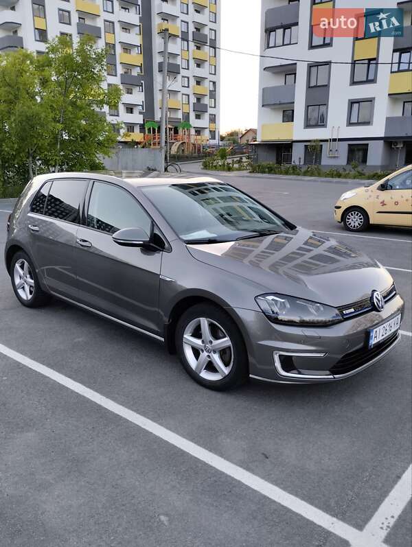 Хэтчбек Volkswagen Golf 2016 в Борисполе