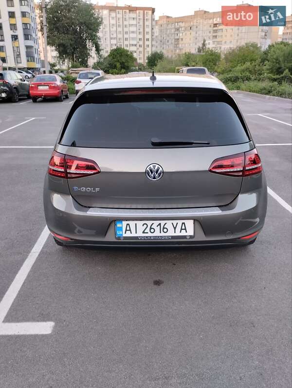 Хэтчбек Volkswagen Golf 2016 в Борисполе