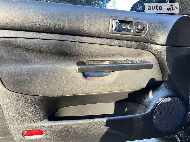 Хэтчбек Volkswagen Golf 2003 в Киеве