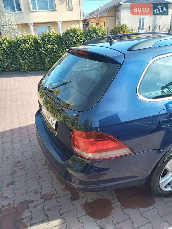 Универсал Volkswagen Golf 2010 в Стрые