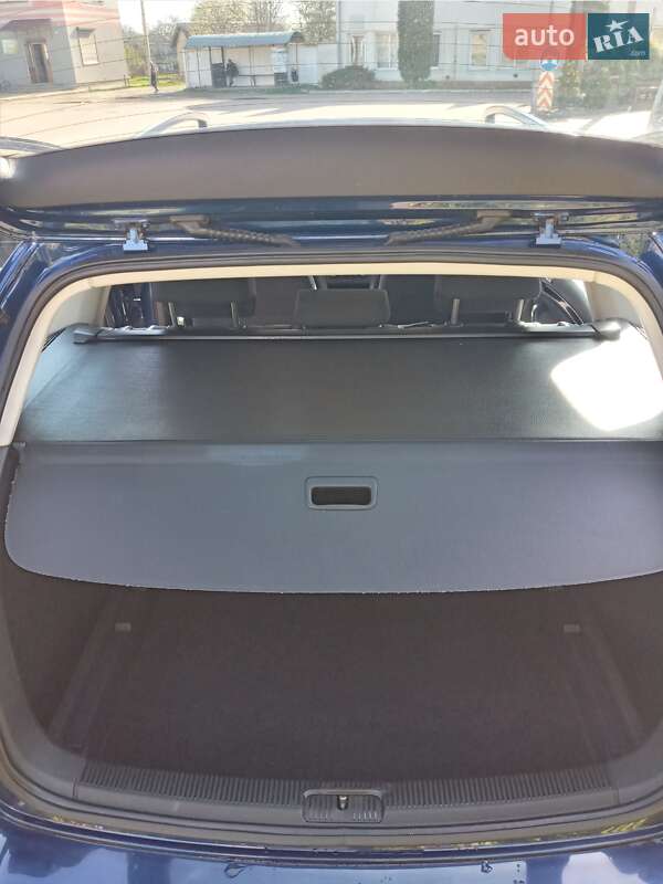 Универсал Volkswagen Golf 2010 в Стрые