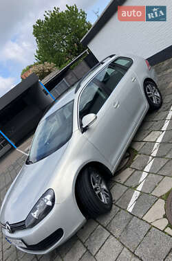 Универсал Volkswagen Golf 2010 в 