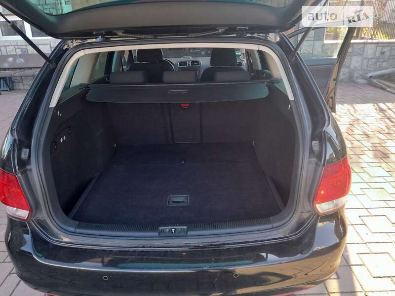 Универсал Volkswagen Golf 2010 в Хмельницком