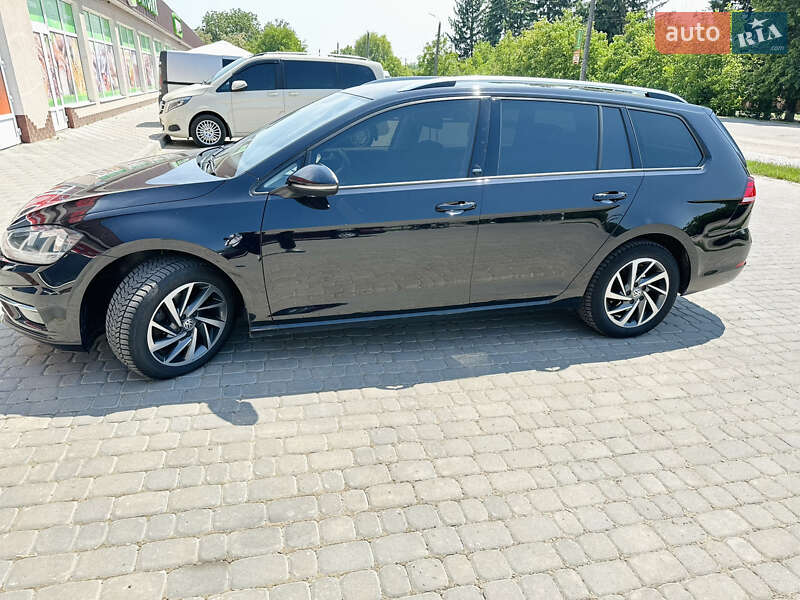 Универсал Volkswagen Golf 2017 в 