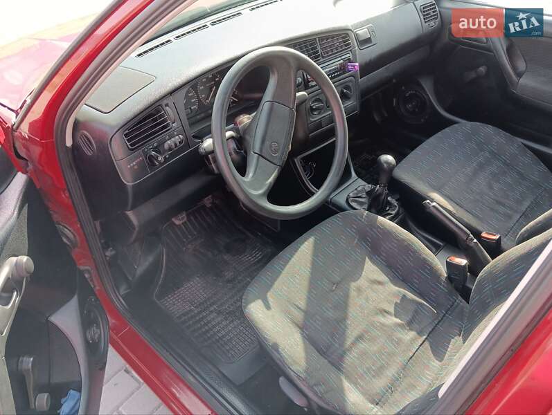 Хетчбек Volkswagen Golf 1993 в Славуті фото 2 Хетчбек Volkswagen Golf 1993 в Славуті