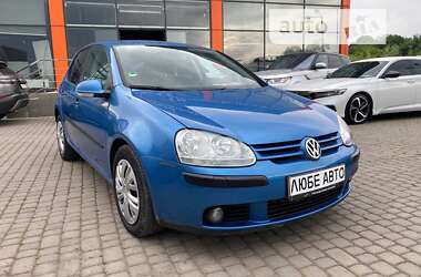 Хетчбек Volkswagen Golf 2004 в Львові