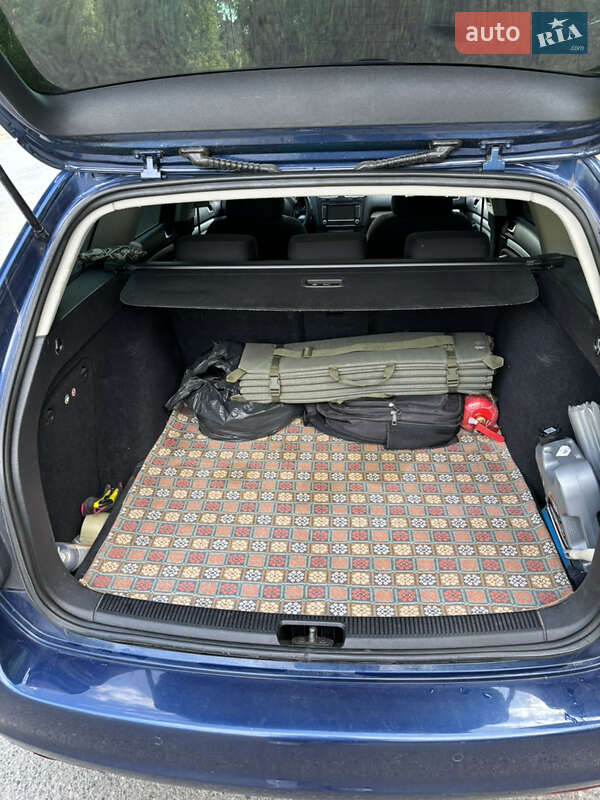 Универсал Volkswagen Golf 2011 в Киеве