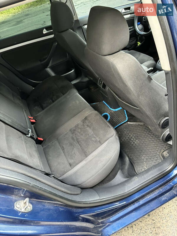 Универсал Volkswagen Golf 2011 в Киеве