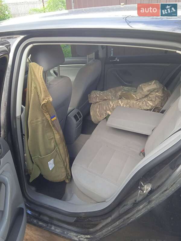 Хэтчбек Volkswagen Golf 2004 в Славуте