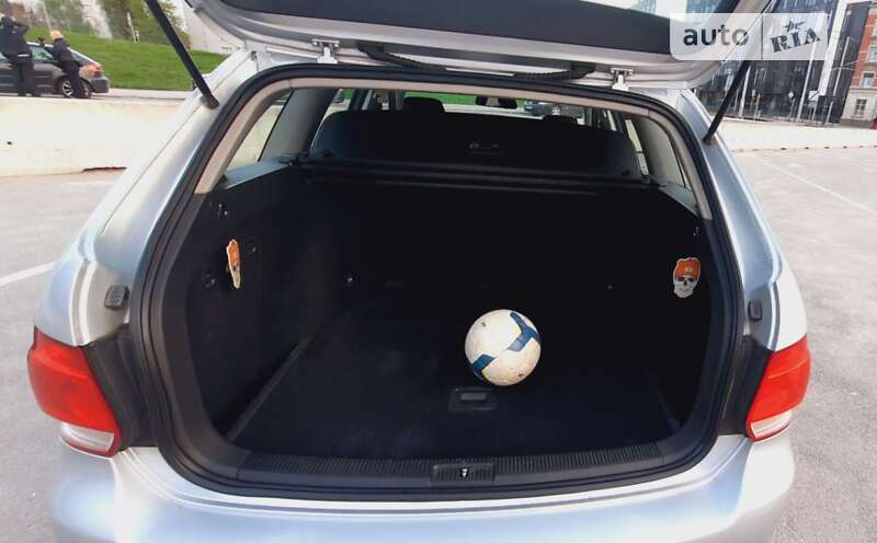 Универсал Volkswagen Golf 2008 в Залещиках